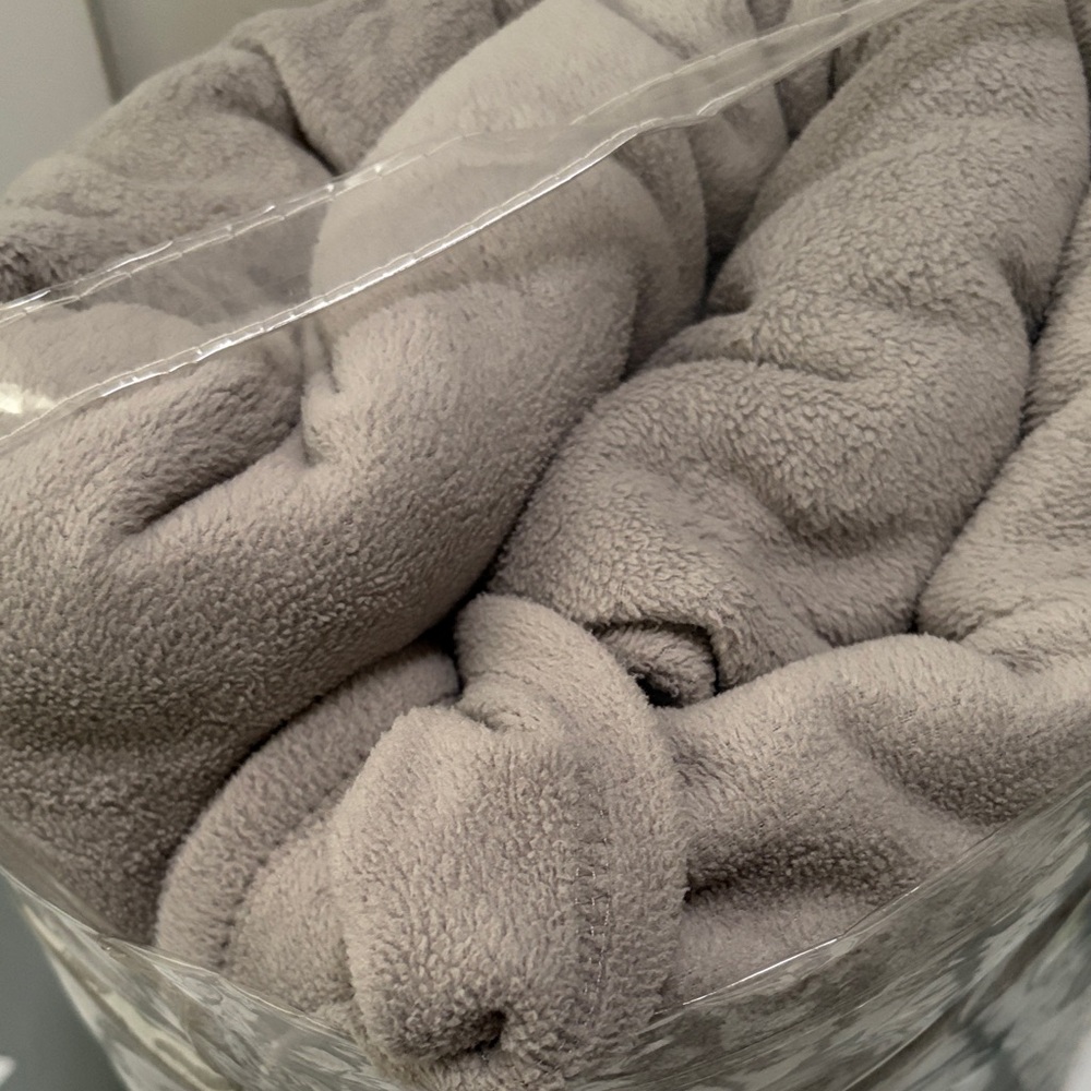 Cuddl Duds Soft Gray Fleece Blanket King - Picture 6 of 6